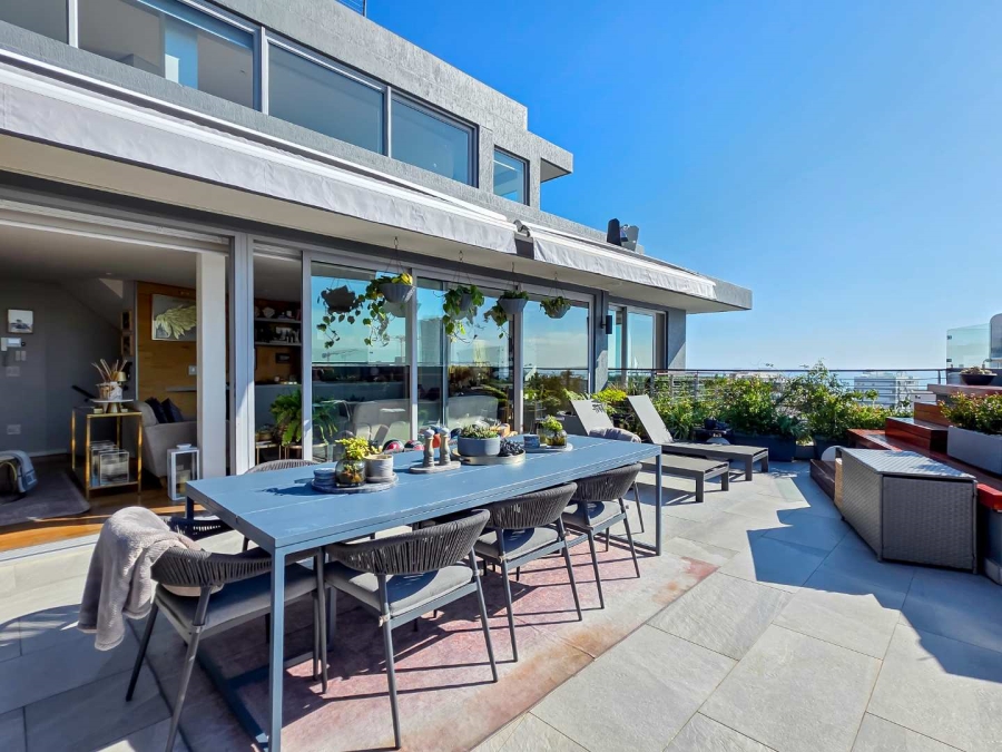 3 Bedroom Property for Sale in Sea Point Western Cape